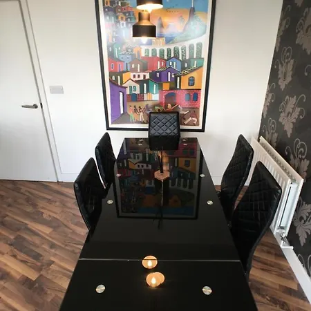 Luxury 2 Bed Penthouse Apartment Near Station London Exterior photo
