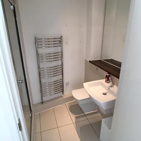 Luxury 2 Bed Penthouse Apartment Near Station London Exterior photo